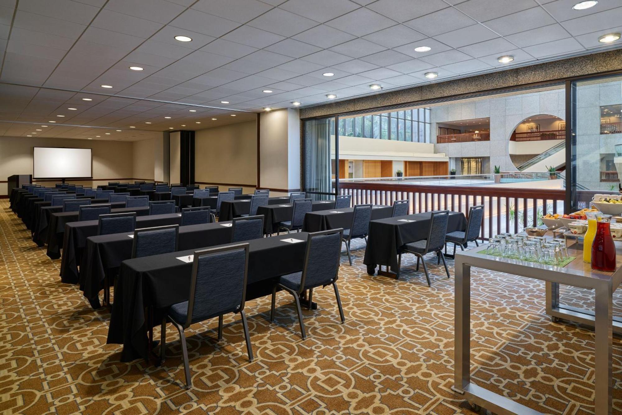 Sheraton Kansas City Hotel At Crown Center Exterior foto