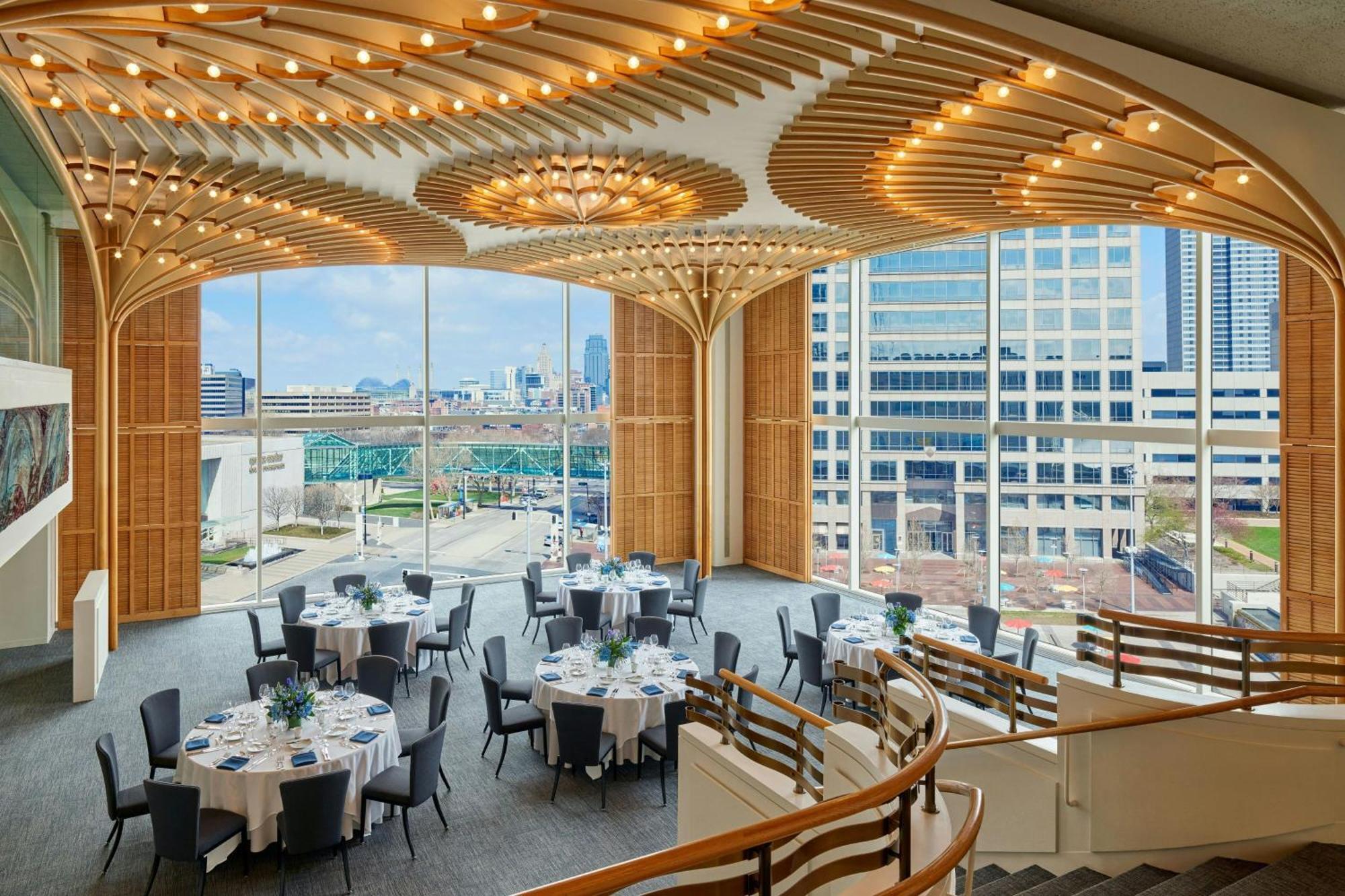 Sheraton Kansas City Hotel At Crown Center Exterior foto