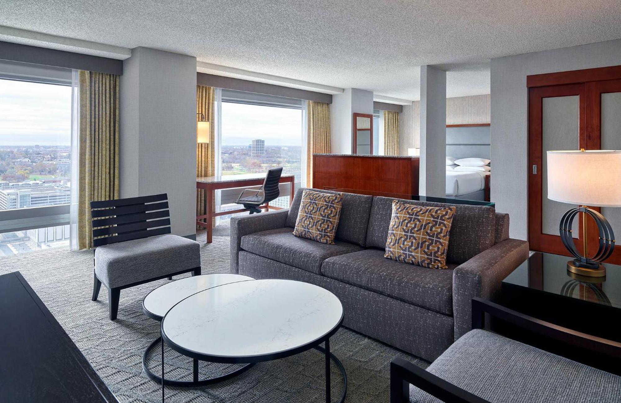 Sheraton Kansas City Hotel At Crown Center Exterior foto